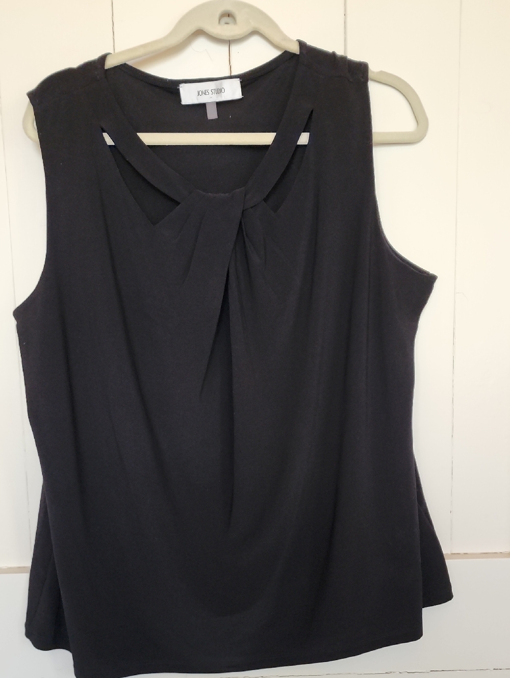Jones Studio Black Sleeveless Twist-Neck Blouse 2X